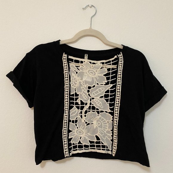 Emma & Sam lace crop tee - Picture 1 of 3